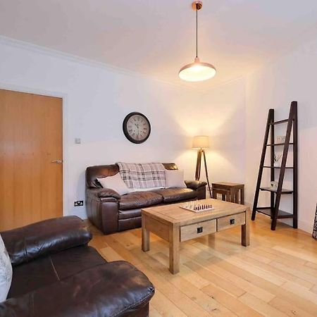 Modern & Spacious Apartment In City Centre Aberdeen Buitenkant foto