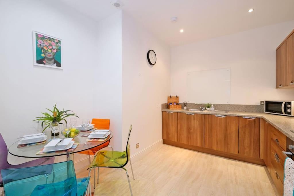 Modern & Spacious Apartment In City Centre Aberdeen Buitenkant foto